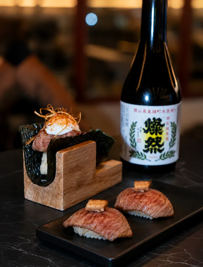 Nigiri de wagyu A5 con sake