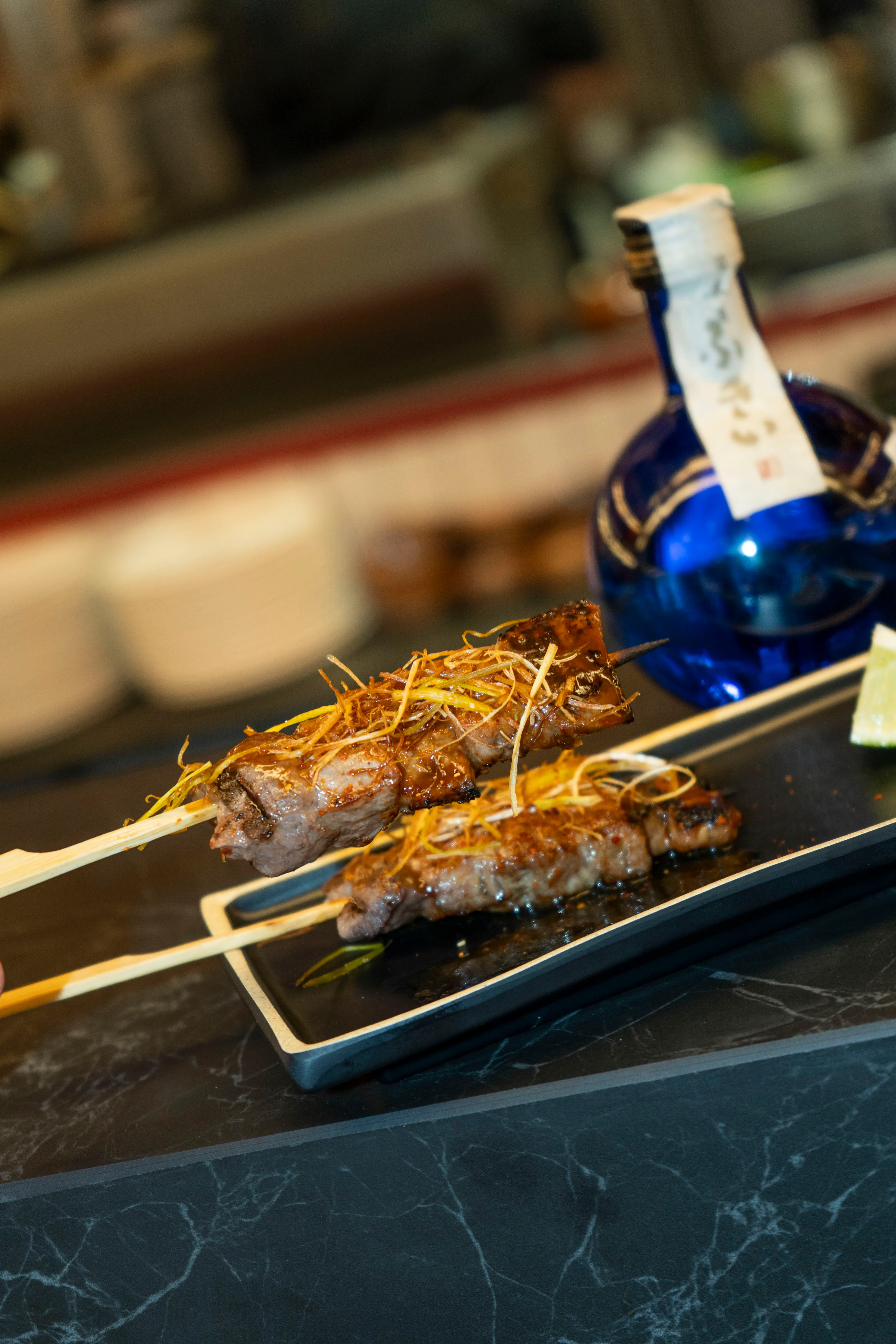 Yakitori de atún al carbón